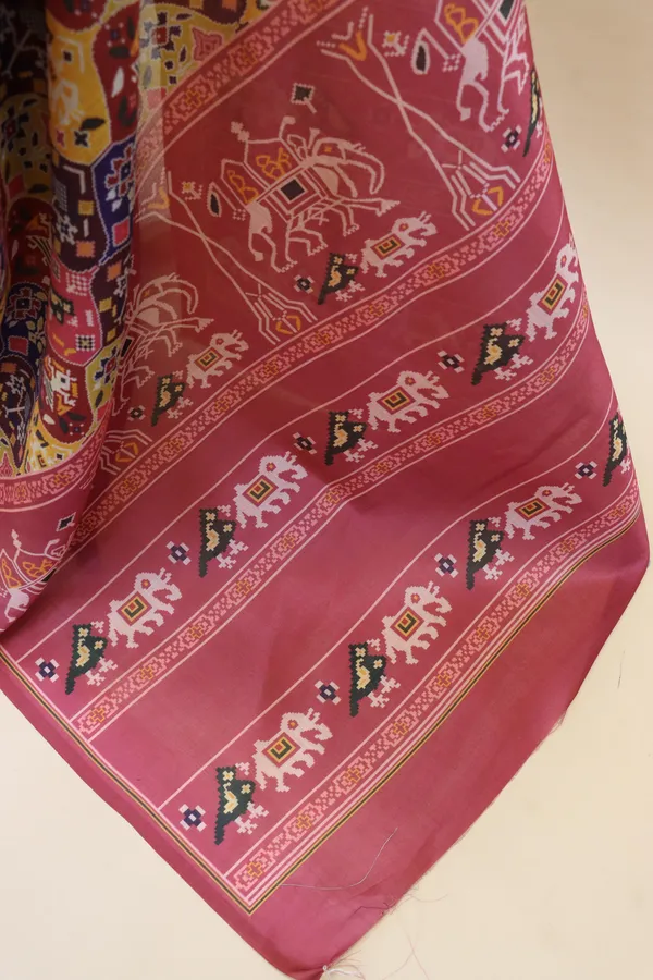 Pink_Smooth_Silk_Saree_With_Patola_Print